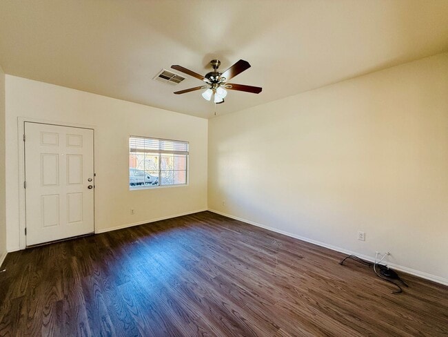 Building Photo - Charming Home in Henderson!