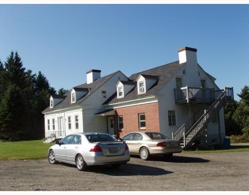 Building Photo - 2392 Riverside Dr