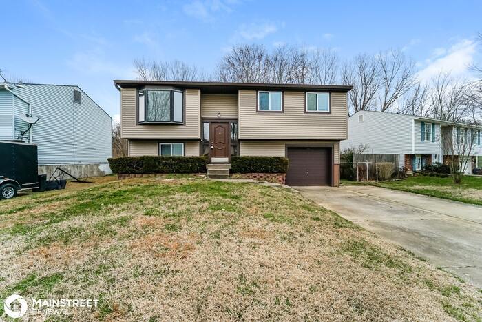 Primary Photo - 11021 Neptune Pl, Louisville, KY 40272