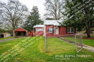 Building Photo - 400 3rd St E