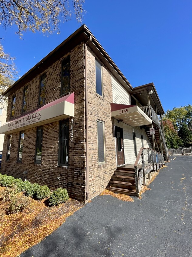 Foto principal - 5145 Washington St