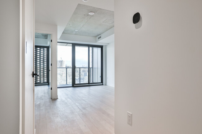 ENTRY HALL WITH DOUBLE CLOSET - 2625 Dundas St W