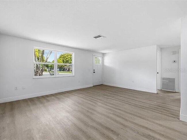 Foto del edificio - 39252 Heights Ave
