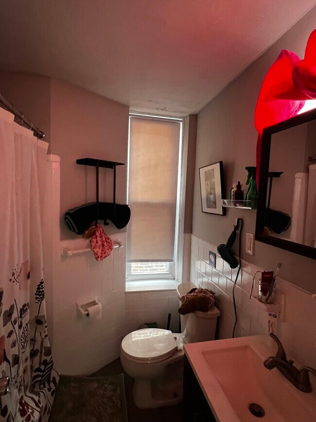 Foto del edificio - 8 Hyde Park Ave