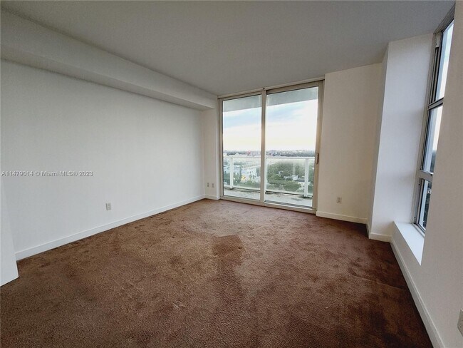 Building Photo - 4250 Biscayne Blvd