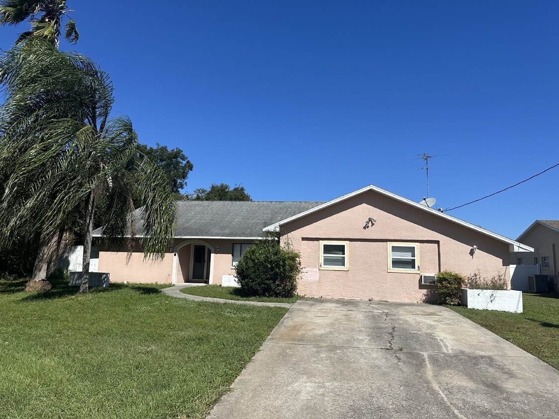Primary Photo - 5 Bedroom, 2 Bathroom Single Family Home F...