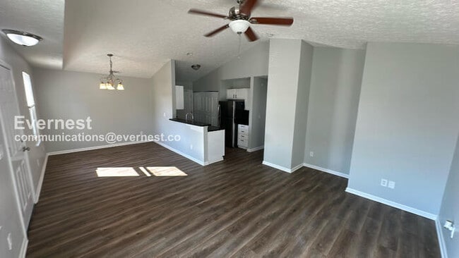 Building Photo - 1475 Pineland Ct