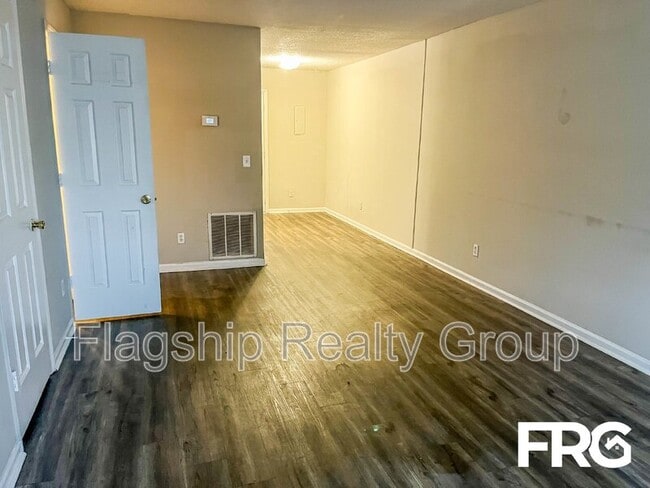 Building Photo - 104 Chesterfield Ct