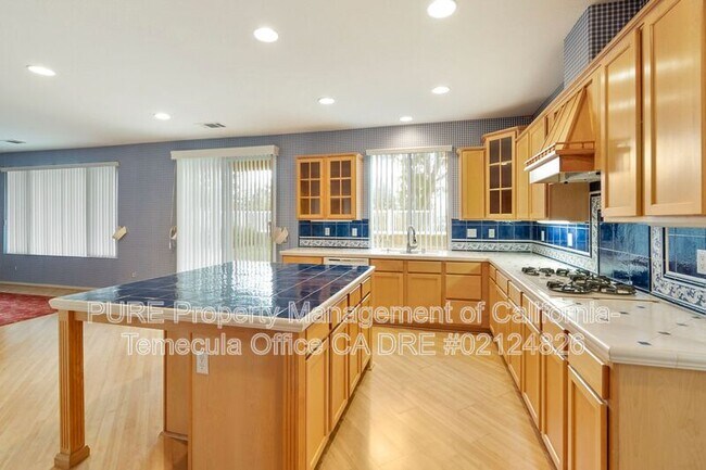 Foto del edificio - 32555 Favara Dr