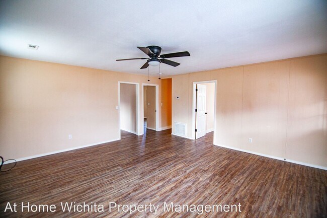 Foto del edificio - 2 br, 1 bath House - 1531 North Main Street