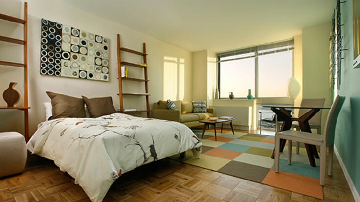 Foto principal - 438 W 37th St