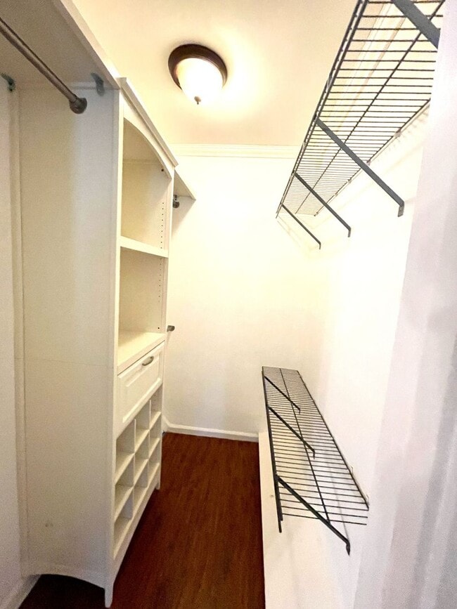 Building Photo - 4630 Greenlaw Dr