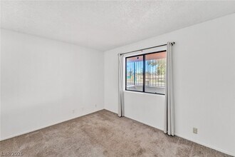 Building Photo - 1701 E Katie Ave