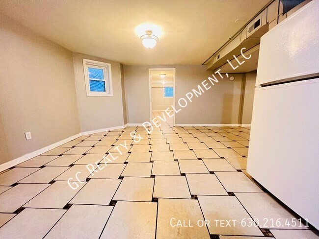 Foto del edificio - 1732 W Wallen Ave