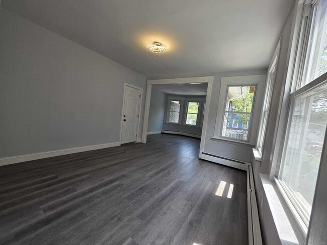 Building Photo - 106 Butler St