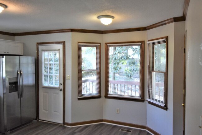 Building Photo - 932 Big Bend Ct