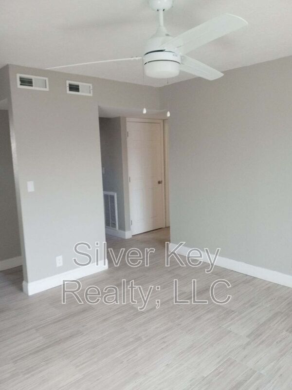 Building Photo - 408-410 Oklahoma St