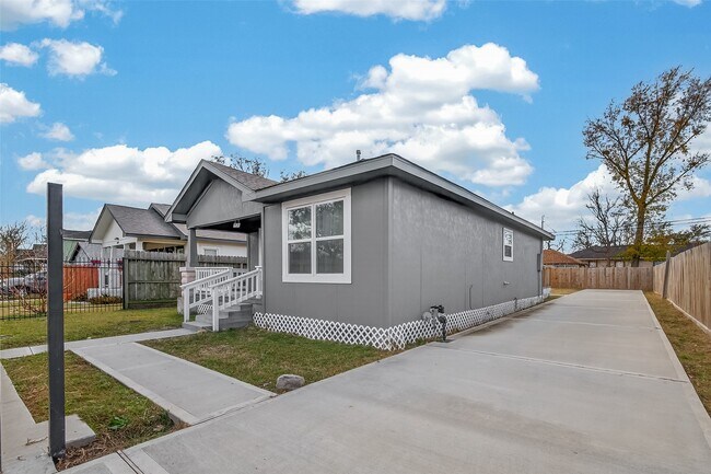 Foto del edificio - 4309 Beggs St