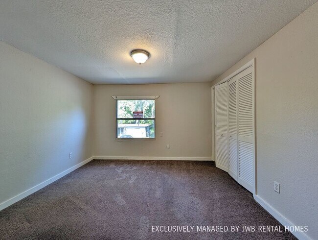 Building Photo - 3933 Boulevard