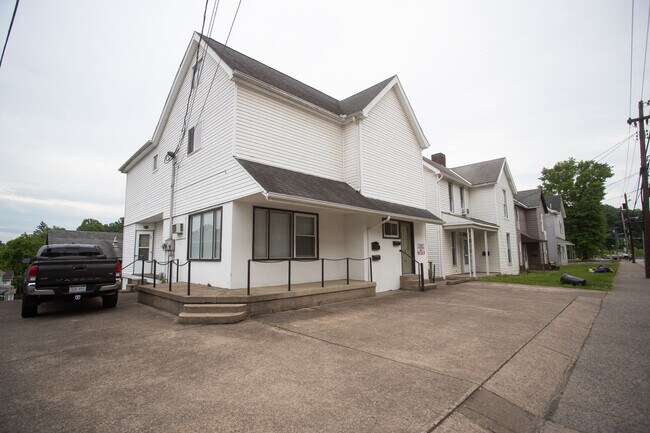 804 Locust Ave. - 804 Locust Ave