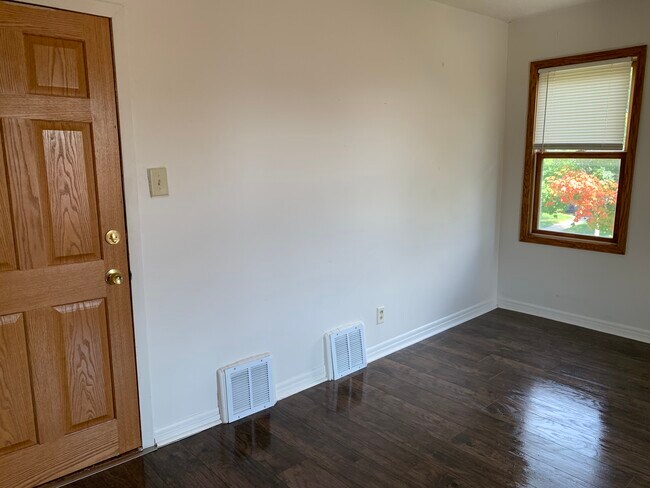 Habitación adicional - 3508 3rd St NE