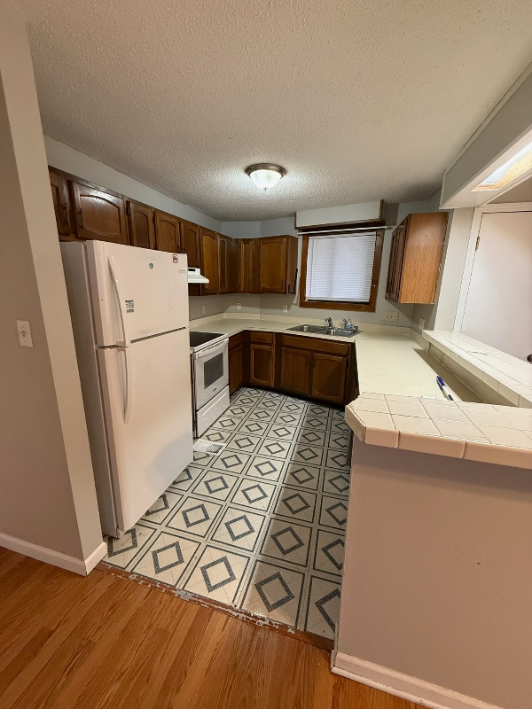 Building Photo - 276 Knoll Dr