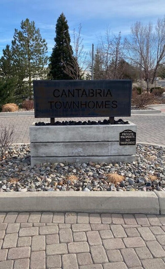 Building Photo - 2150 Santona Cir