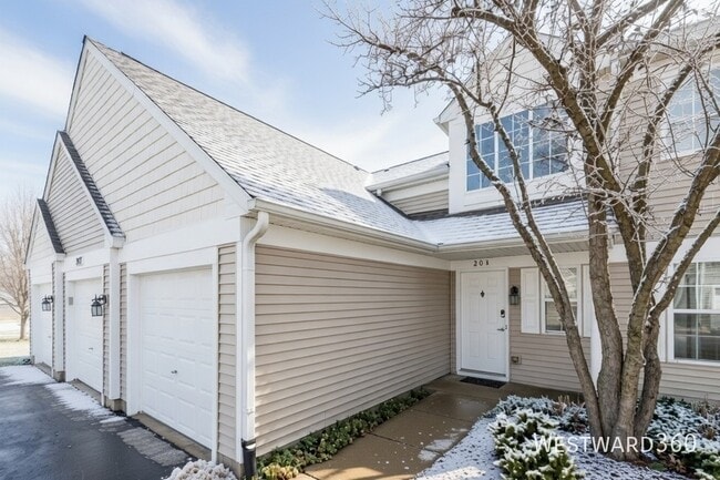 Building Photo - 2511 Sheehan Dr