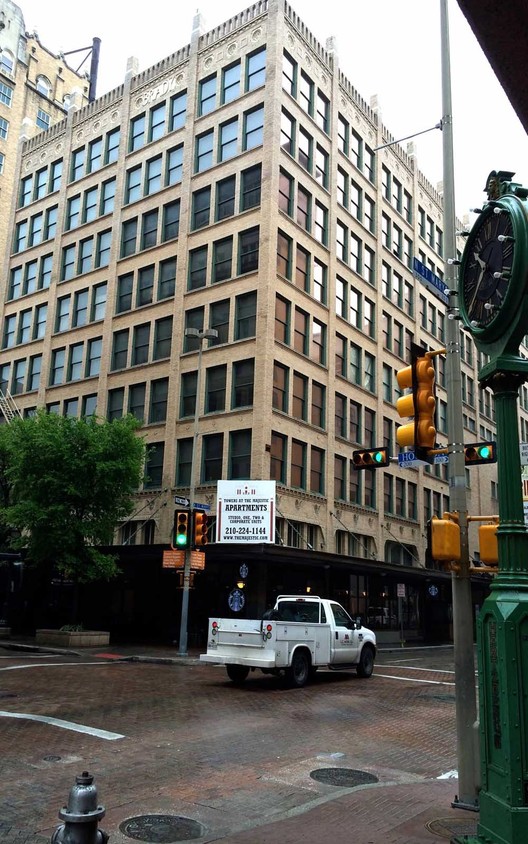 Building Photo - Towers at the Majestic