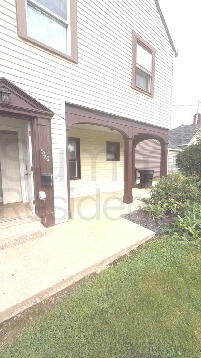 Building Photo - 560 W Townview Cir