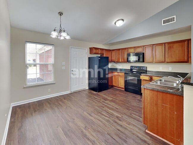 Foto del edificio - 2106 Bimelech Ln