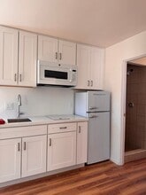 Building Photo - 2563 1/2 Wightman St