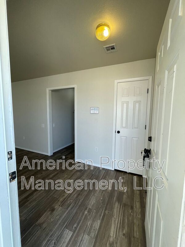 Building Photo - 12946 E 31st Ct