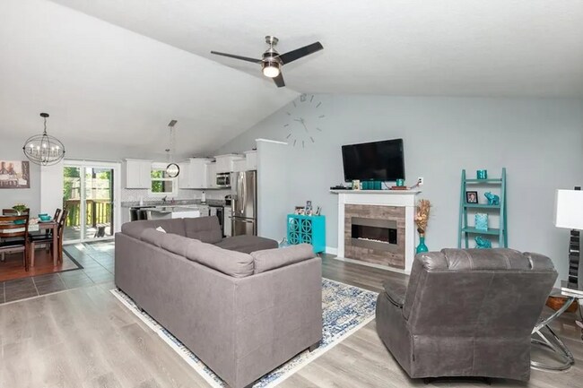 Foto del edificio - 5805 Pine Ct