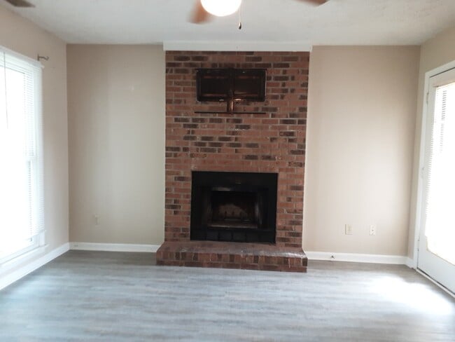 Building Photo - 6786 Winchester Dr., Fayetteville