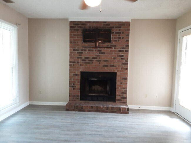 Foto del edificio - 6786 Winchester Dr., Fayetteville