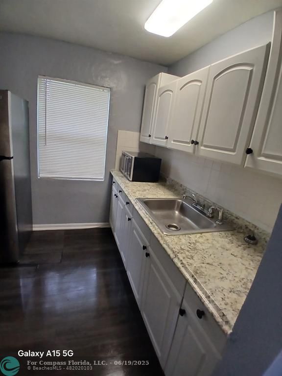 Foto del edificio - 1645 NE 149th St