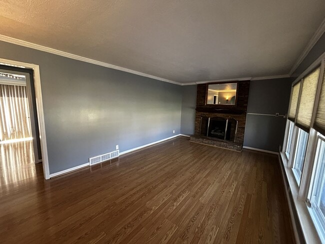 Photo - 3Br brick house with garage and finished b...