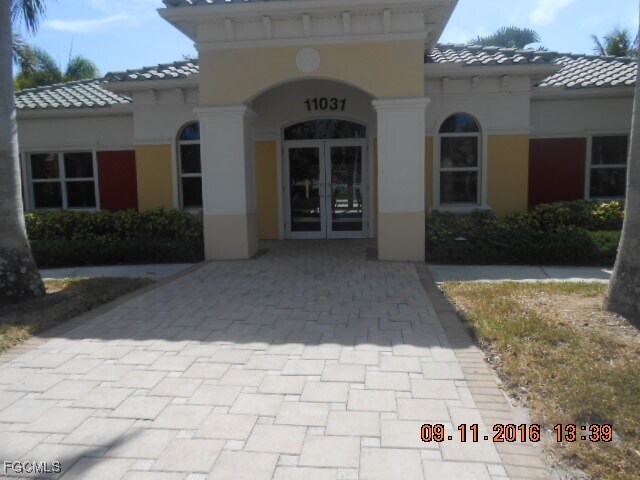 Building Photo - 11001 Gulf Reflections Drive
