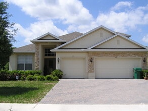 Building Photo - 420 Holly Fern Terrace