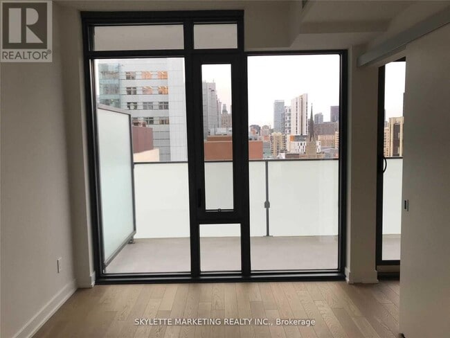 Building Photo - 25 Richmond St E