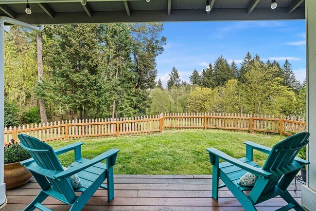 Foto del edificio - Custom Craftsman Estate on 1.5+ Sun-drenched Acres