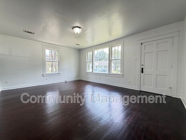 Foto del edificio - 162 Chatsworth St