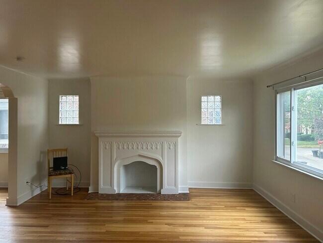 Building Photo - 17593 Roselawn St