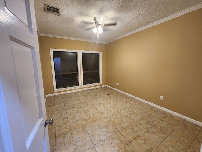 Building Photo - 2217 Shreveport Hwy