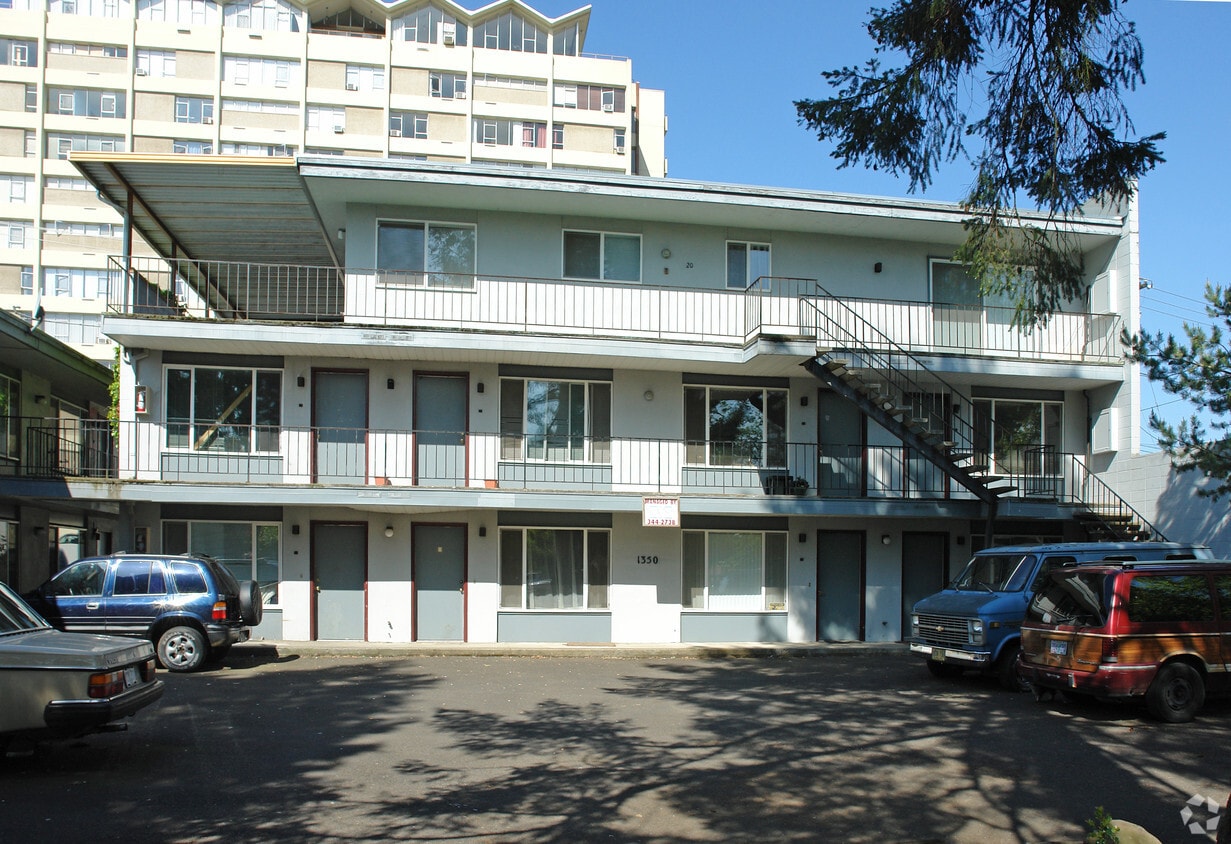 Primary Photo - 1350 Charnelton St