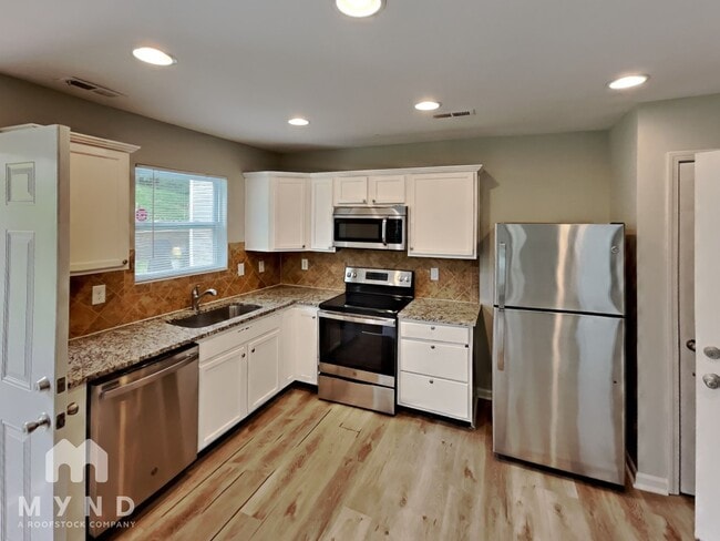 Building Photo - 6108 Fazenda Drive