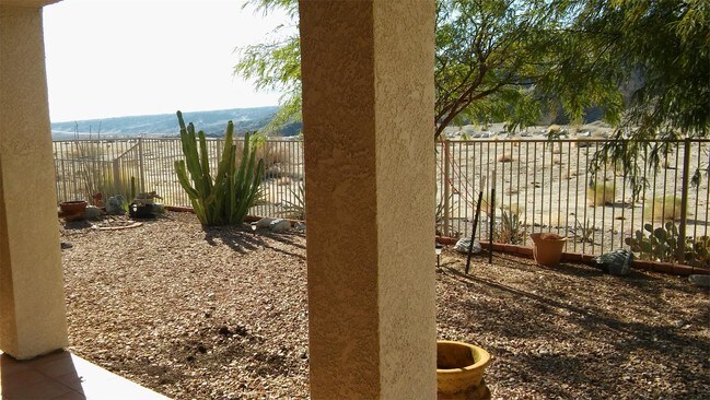 Foto del edificio - 3689 Cottage Canyon St
