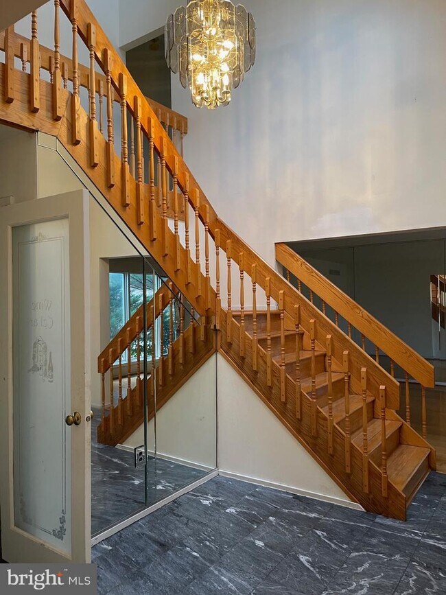 Building Photo - 23 Springhill Dr