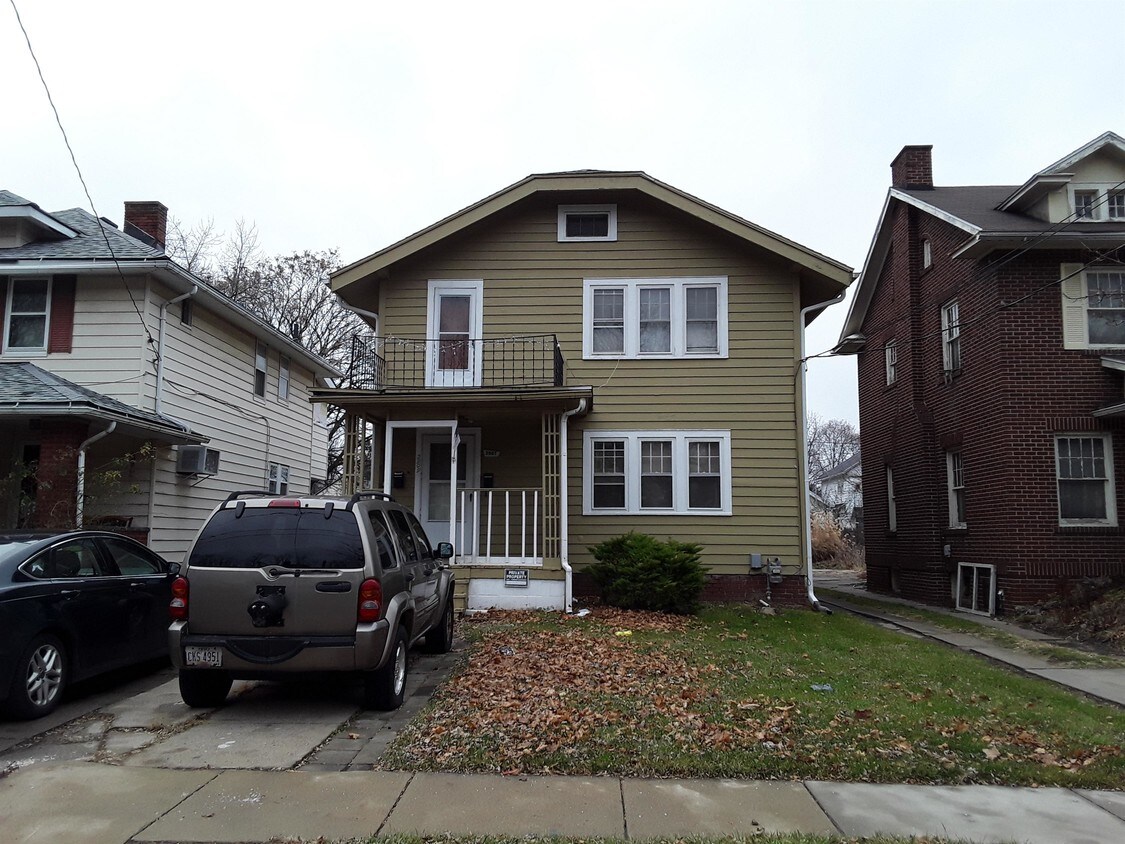 Foto principal - 3907 Revere Dr